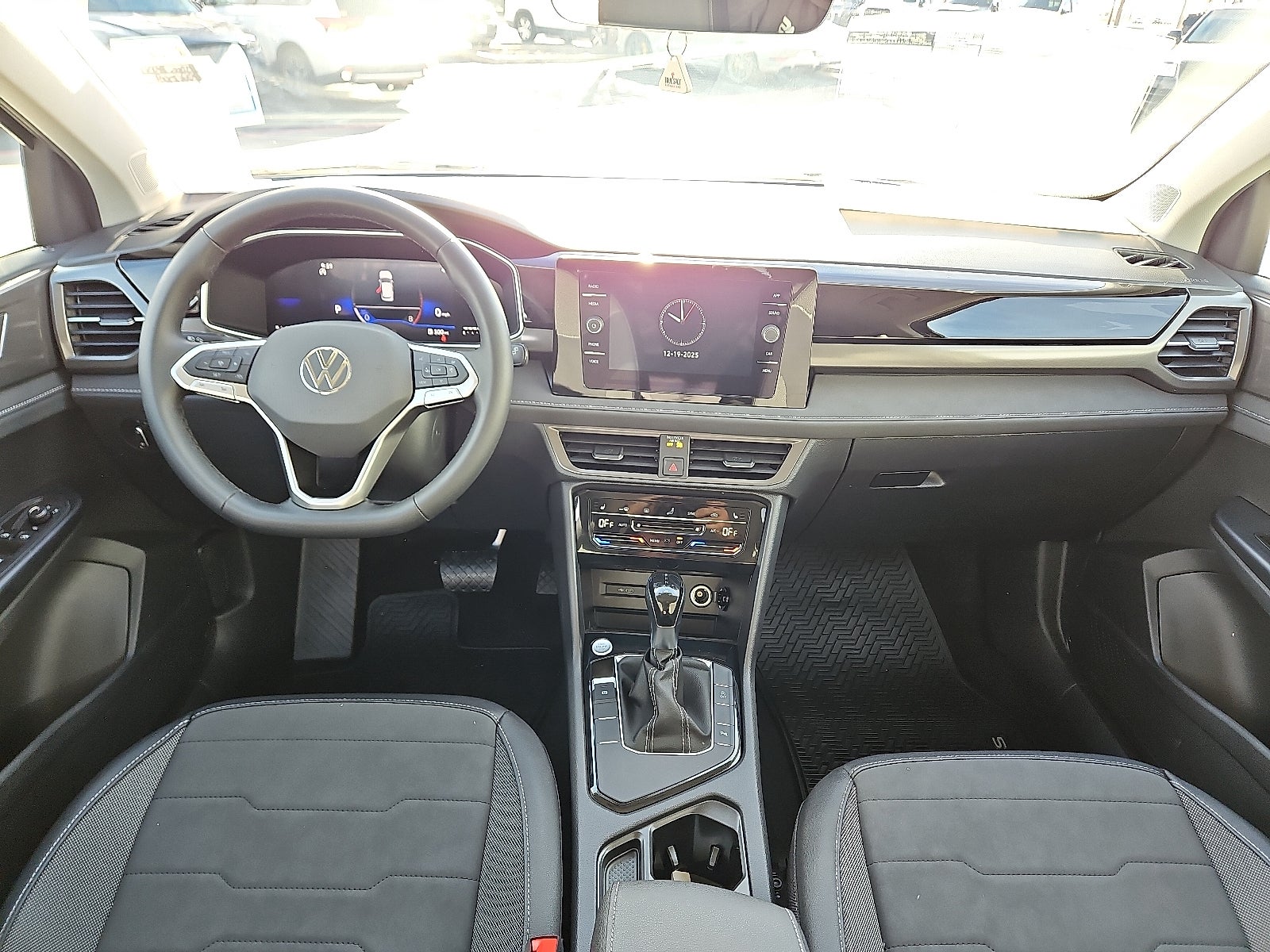 2026 Volkswagen Taos 1.5T SE Black