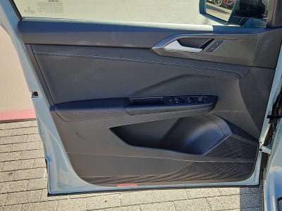 2026 Volkswagen Taos 1.5T SE Black