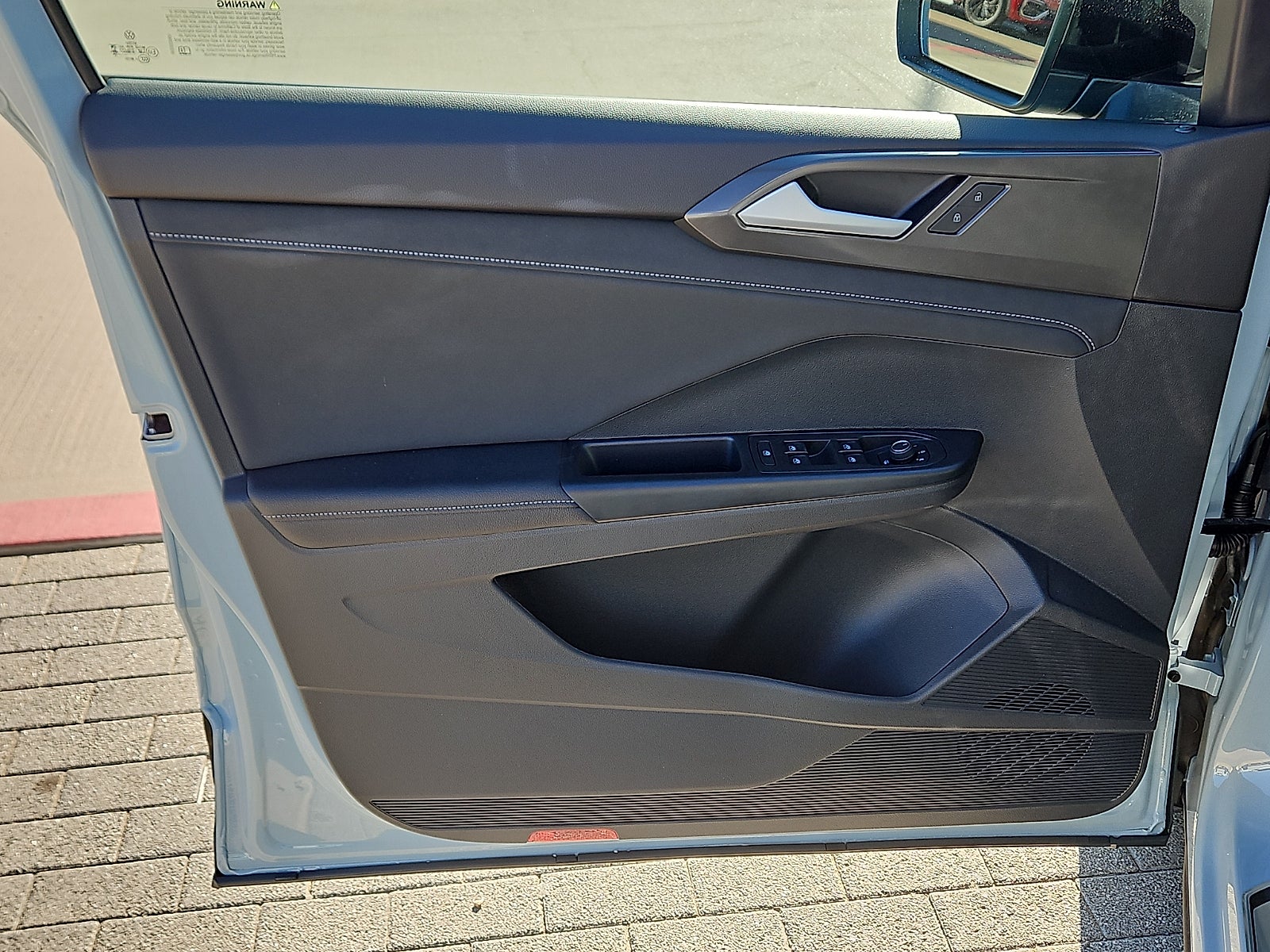 2026 Volkswagen Taos 1.5T SE Black