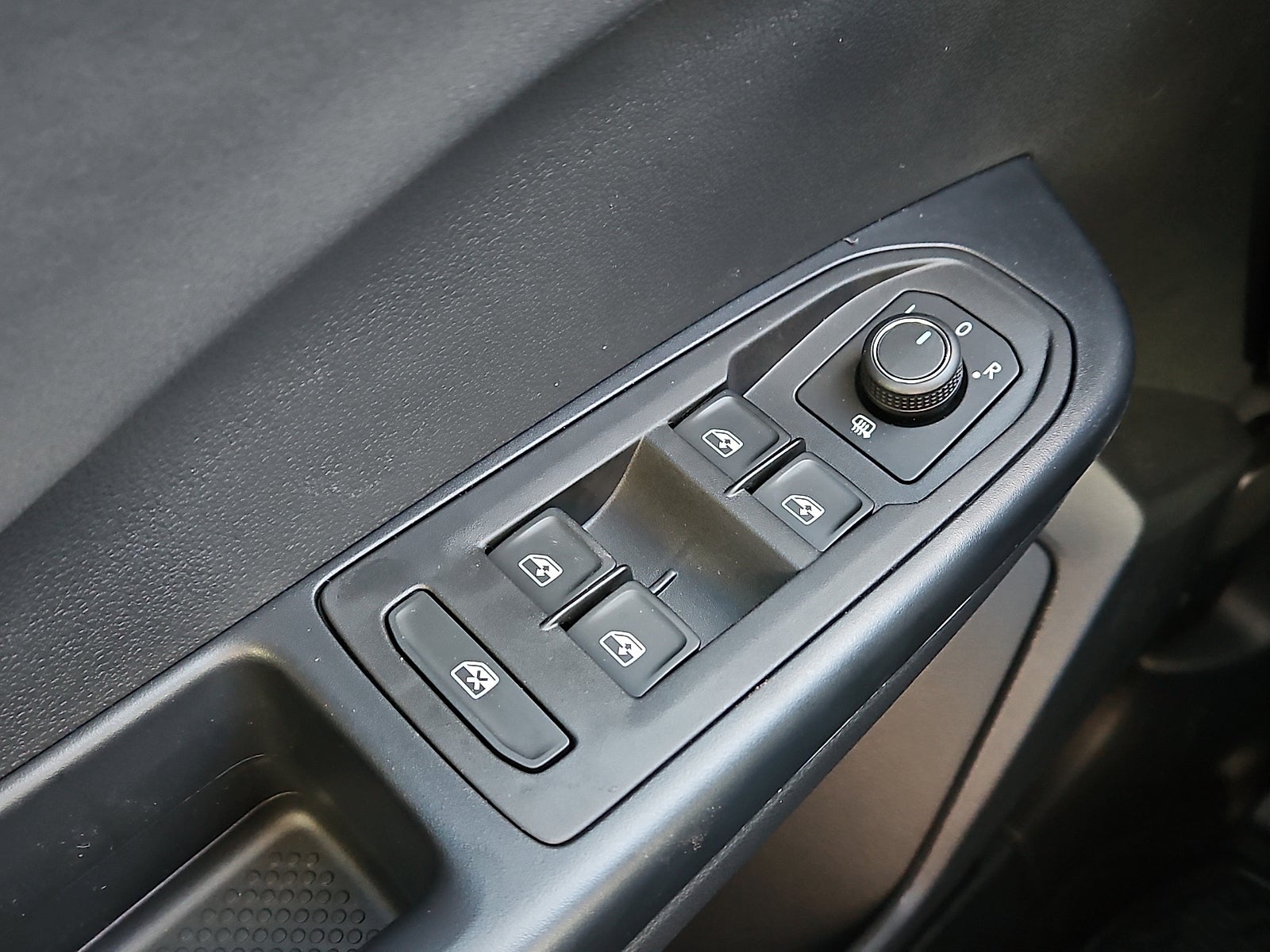 2026 Volkswagen Taos 1.5T SE Black