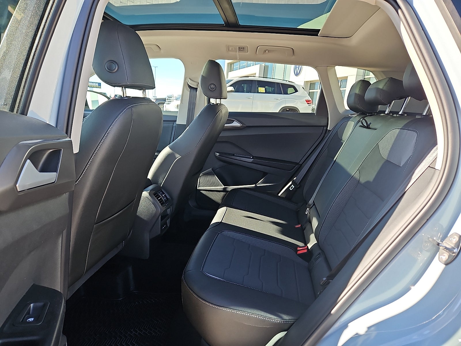 2026 Volkswagen Taos 1.5T SE Black