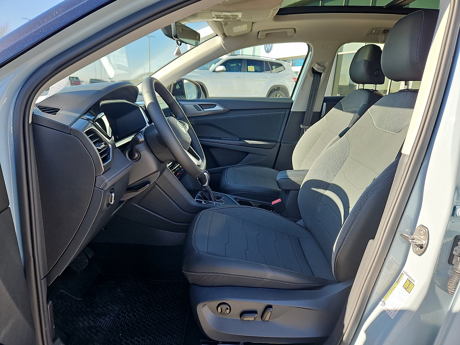 2026 Volkswagen Taos 1.5T SE Black