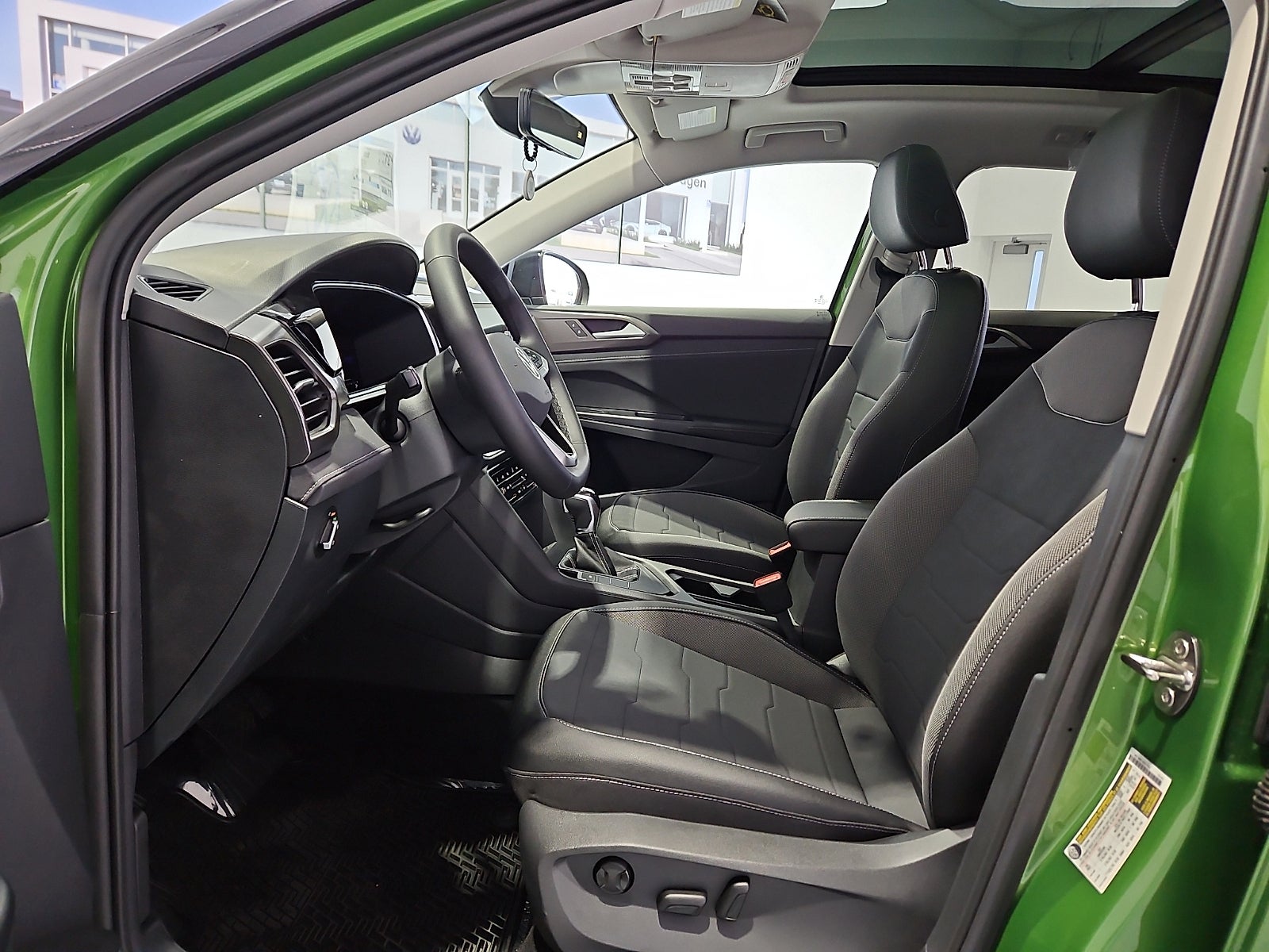 2026 Volkswagen Taos 1.5T SE Black