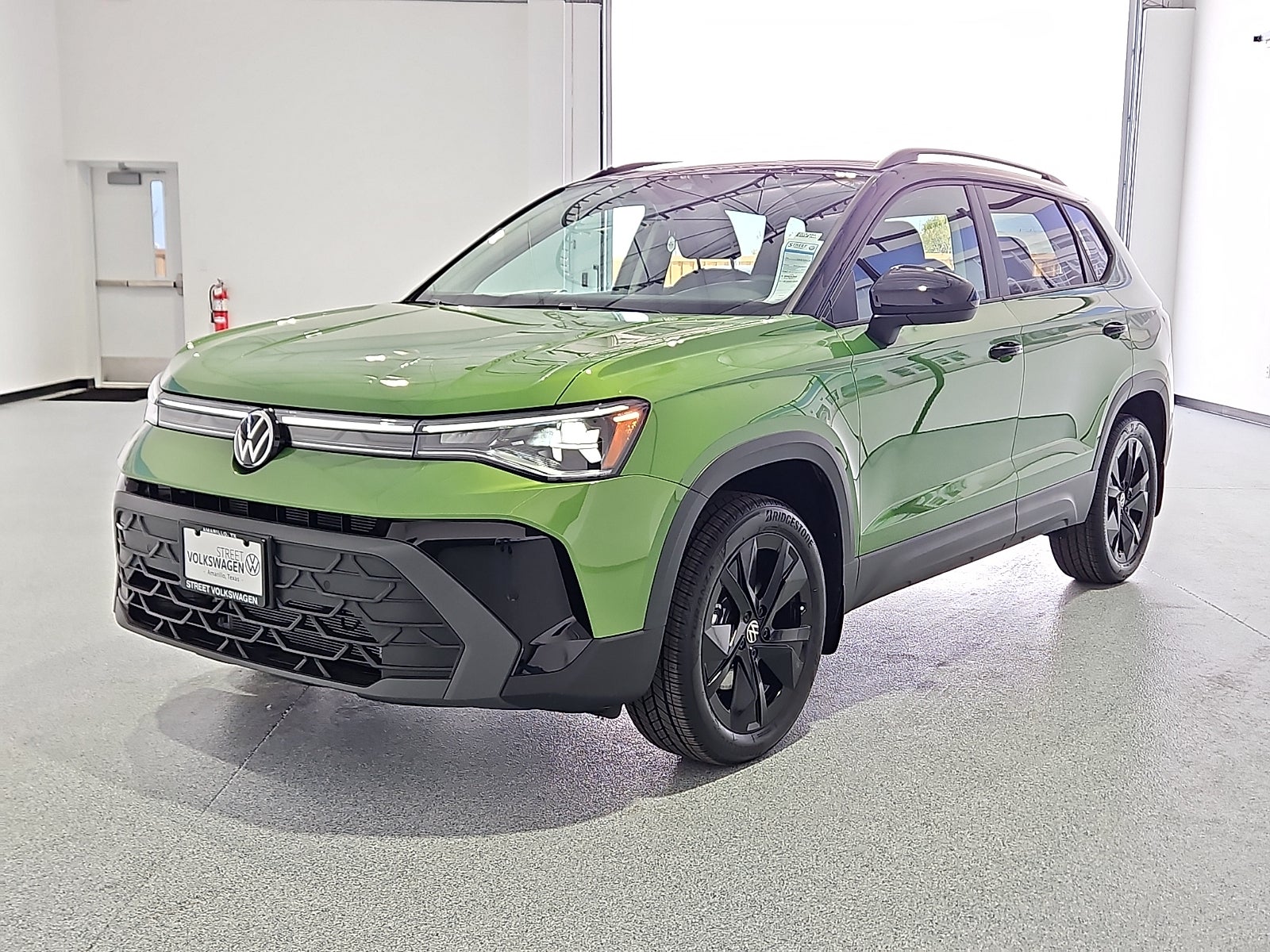 2026 Volkswagen Taos 1.5T SE Black