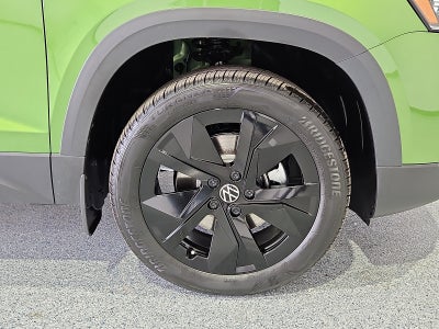 2026 Volkswagen Taos 1.5T SE Black