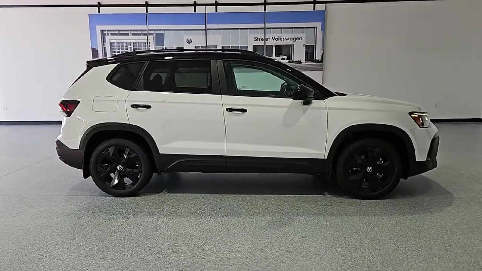 2026 Volkswagen Taos SE Black