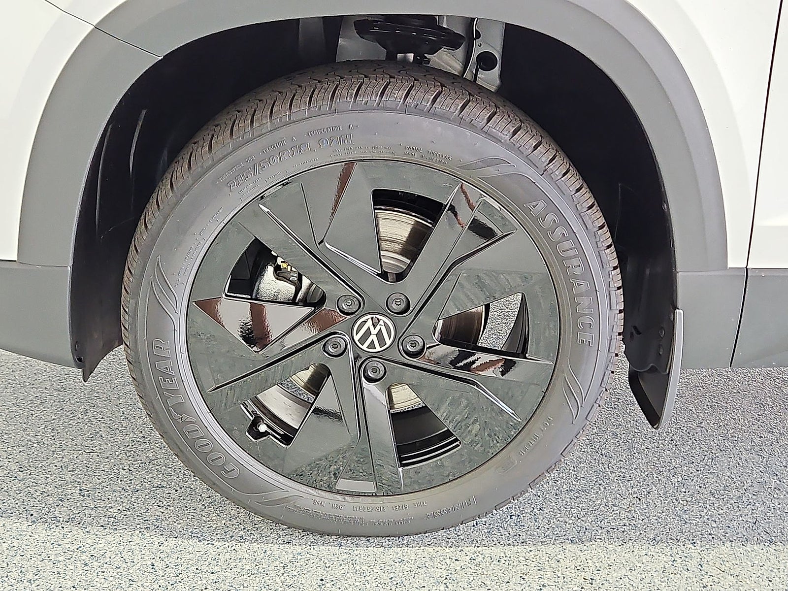 2026 Volkswagen Taos SE Black