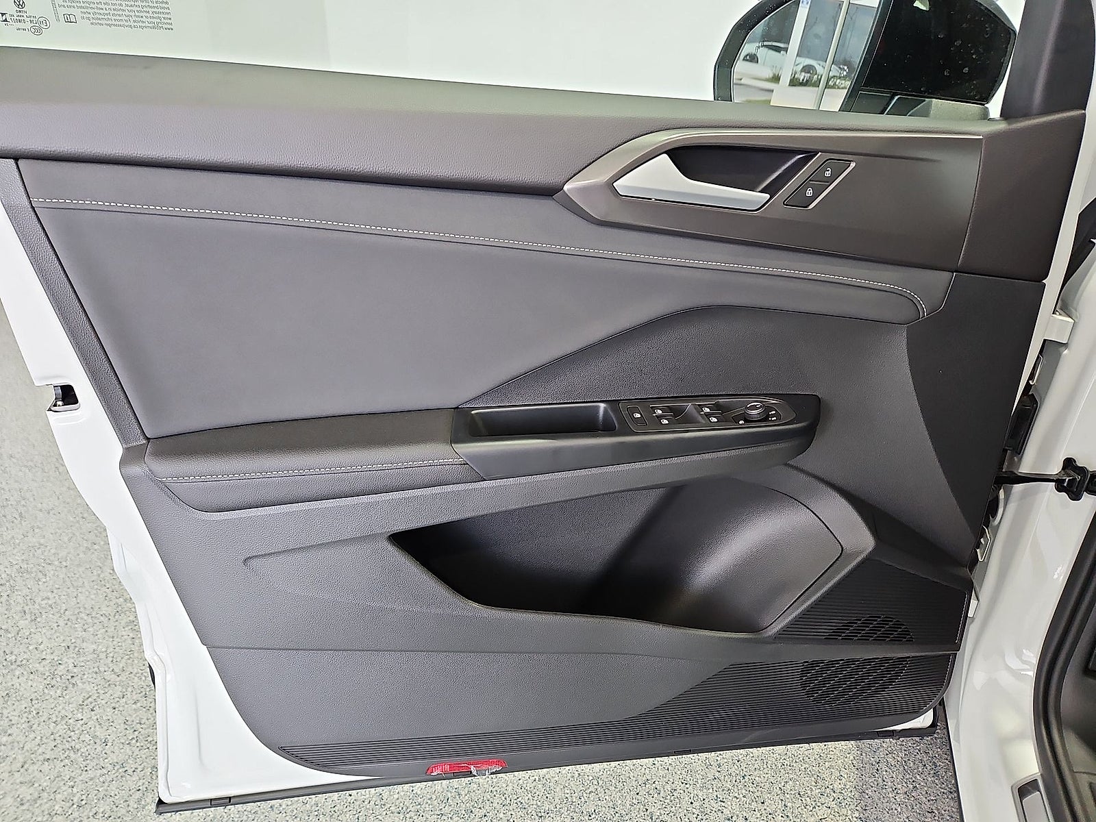 2026 Volkswagen Taos SE Black