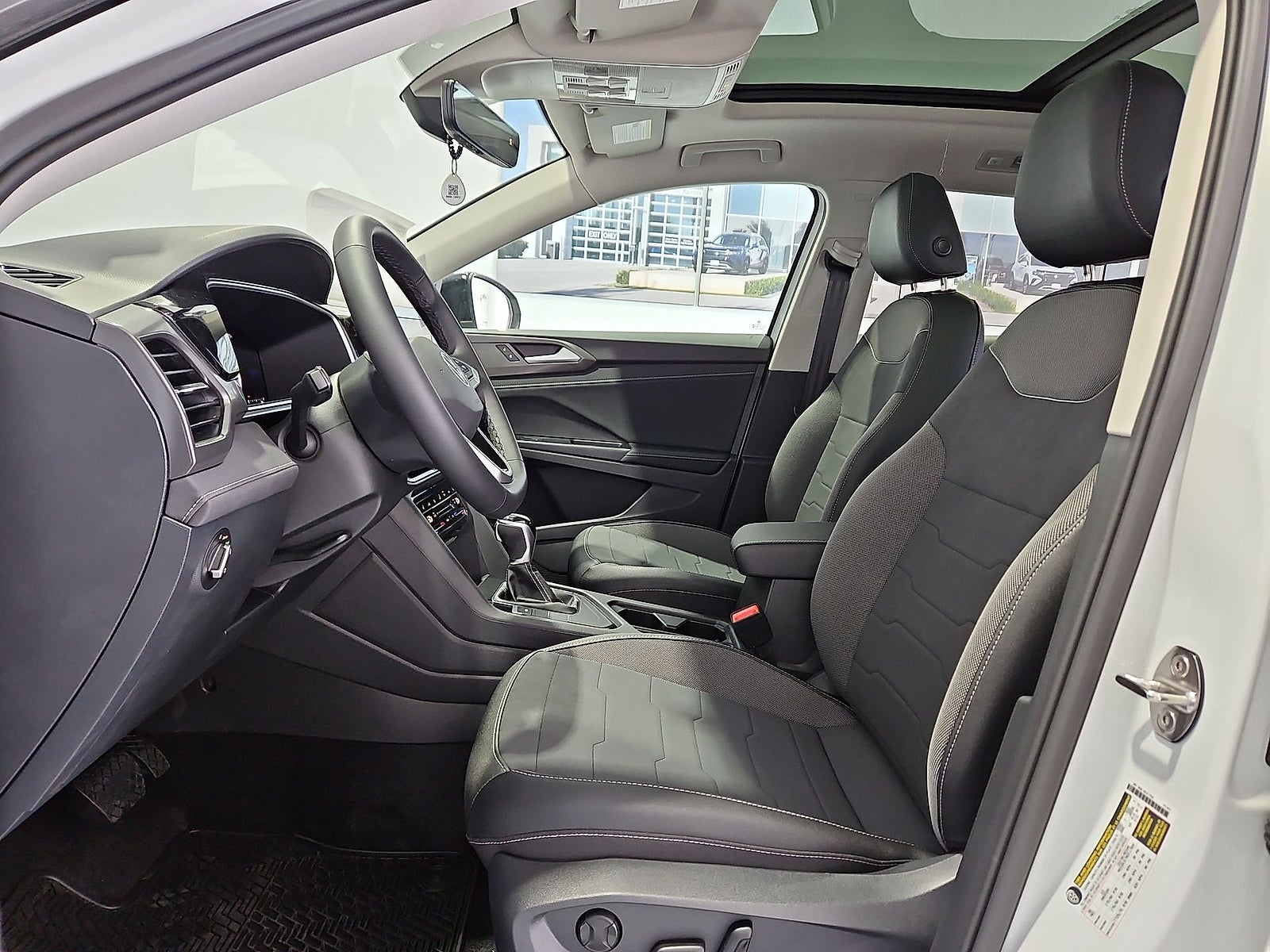 2026 Volkswagen Taos SE Black
