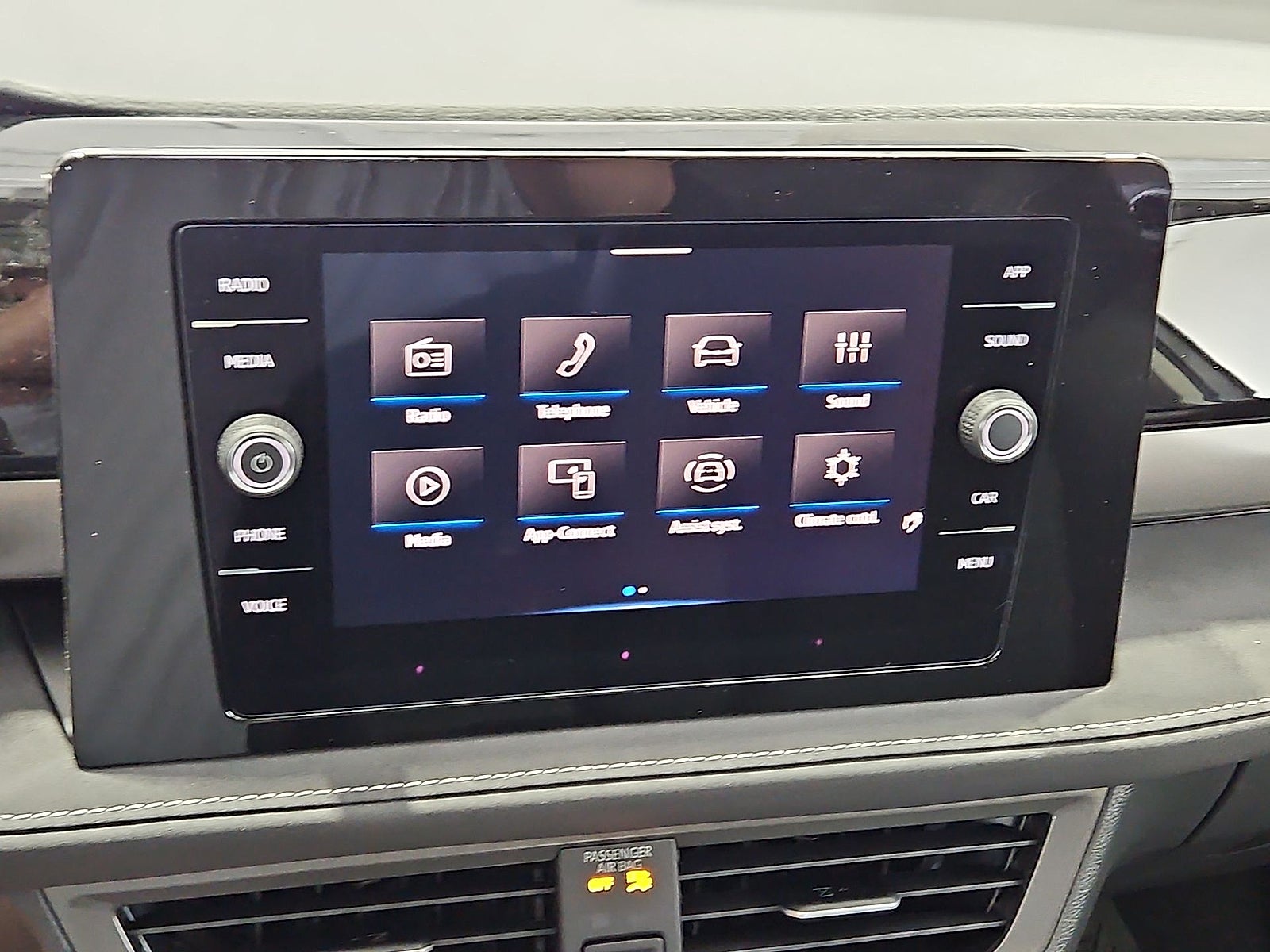 2026 Volkswagen Taos SE Black