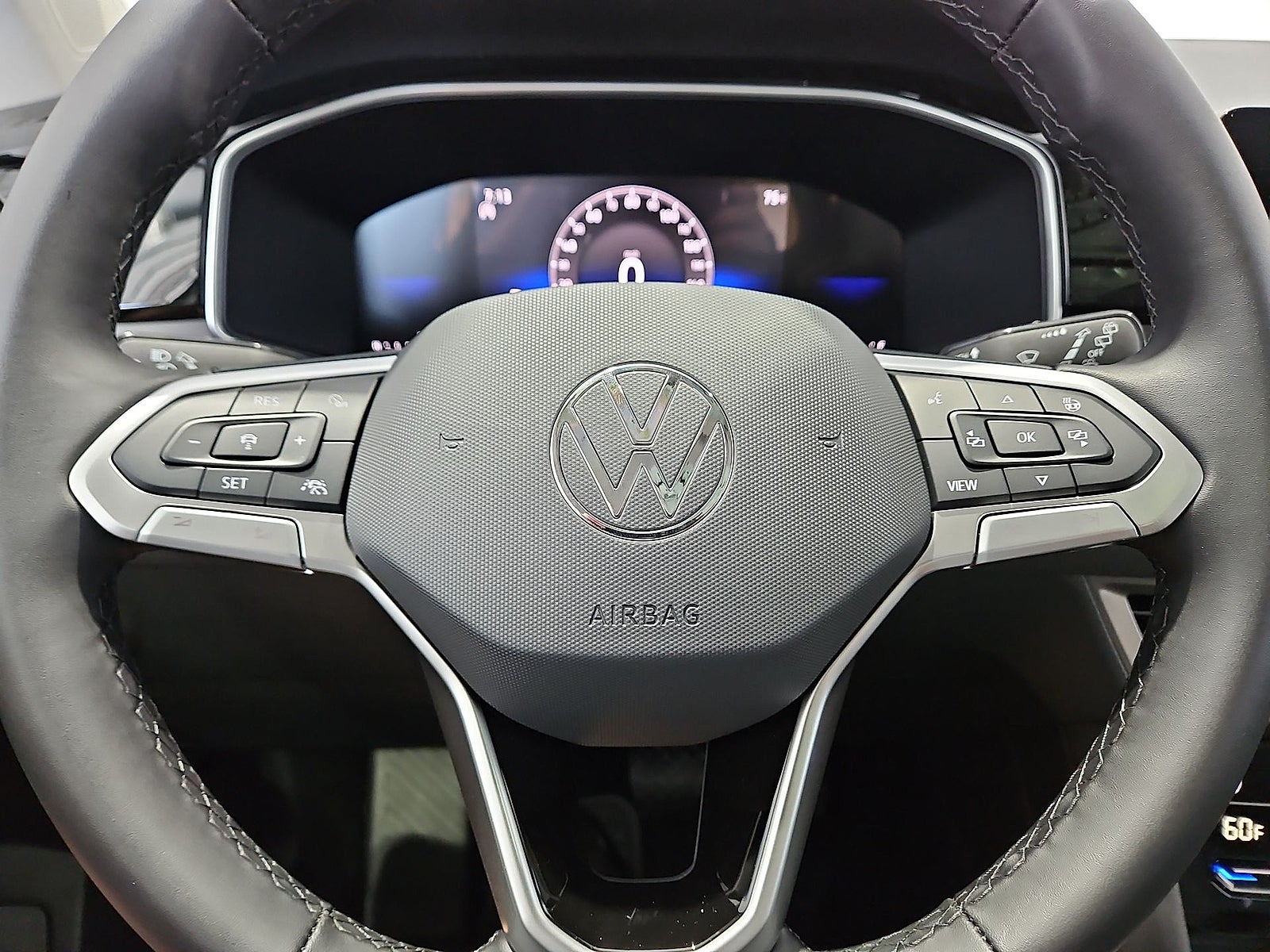 2026 Volkswagen Taos SE Black