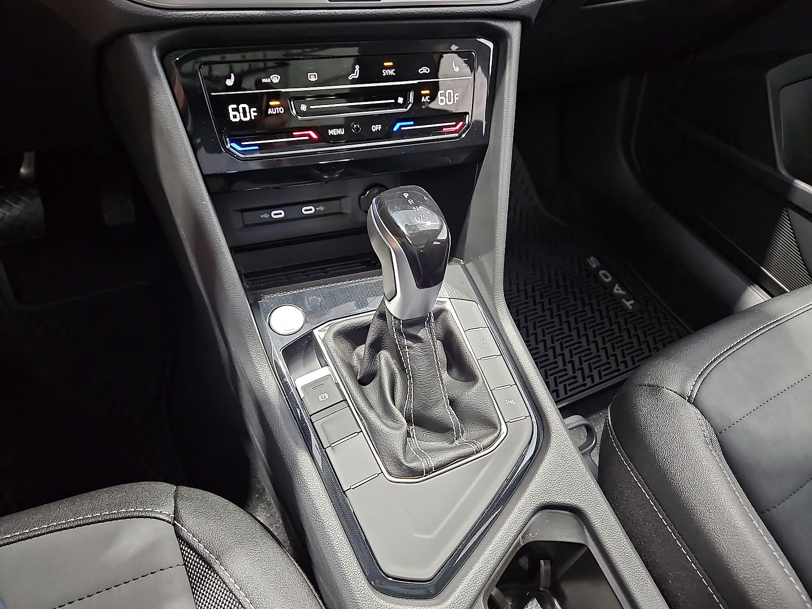 2026 Volkswagen Taos SE Black