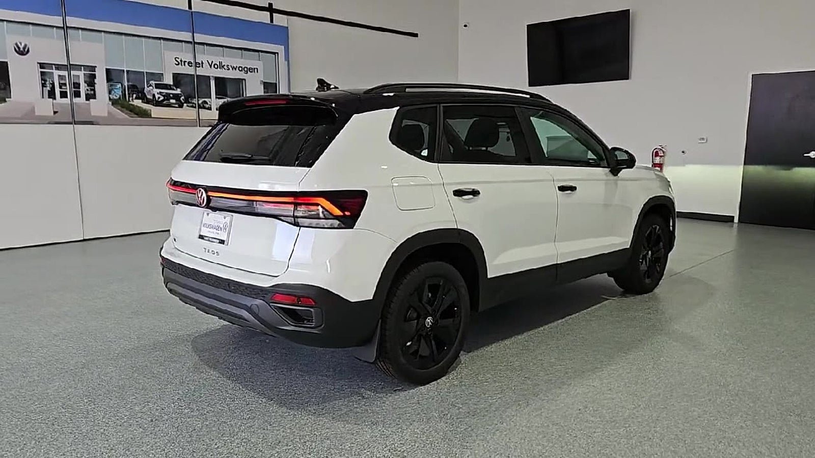 2026 Volkswagen Taos SE Black