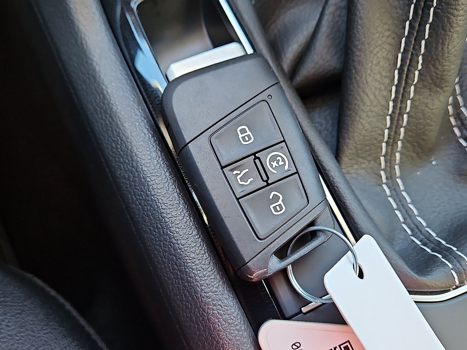 2026 Volkswagen Taos 1.5T SE Black