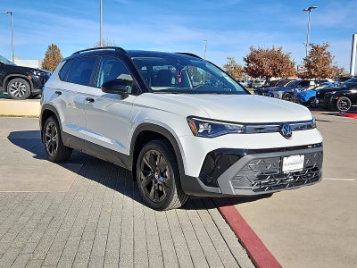 2026 Volkswagen Taos 1.5T SE Black