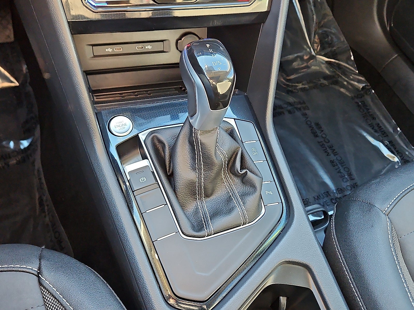 2025 Volkswagen Taos 1.5T SE Black