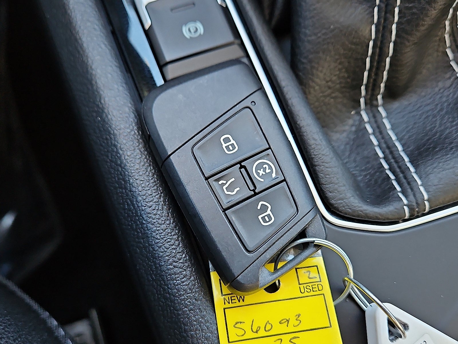 2025 Volkswagen Taos 1.5T SE Black