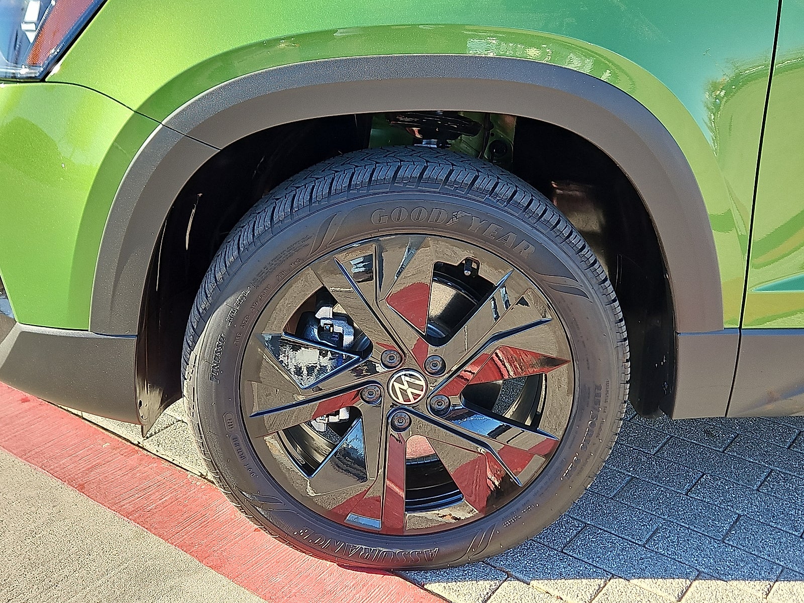 2025 Volkswagen Taos 1.5T SE Black