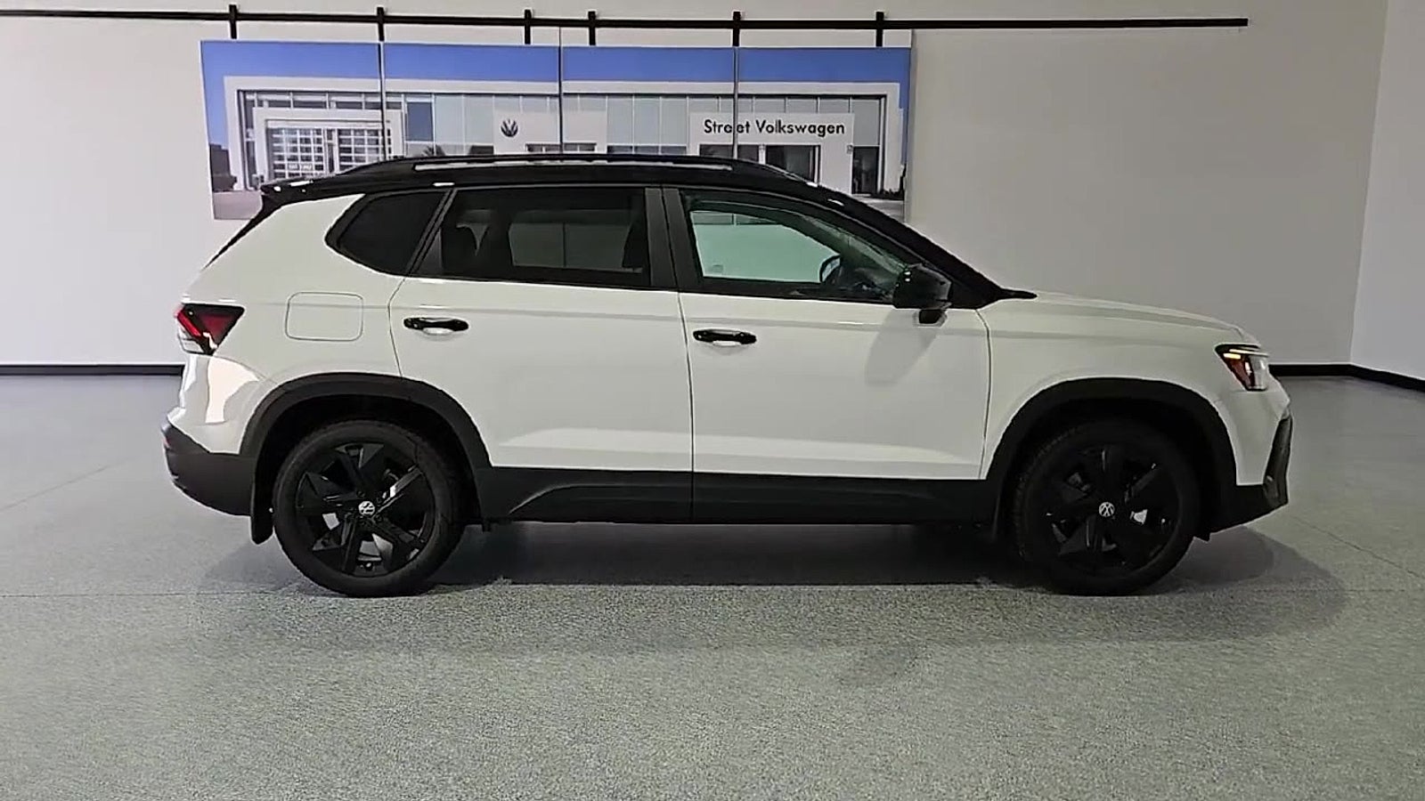 2026 Volkswagen Taos SE Black