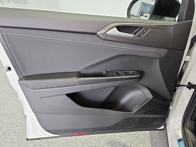 2026 Volkswagen Taos SE Black
