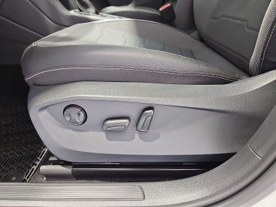 2026 Volkswagen Taos SE Black