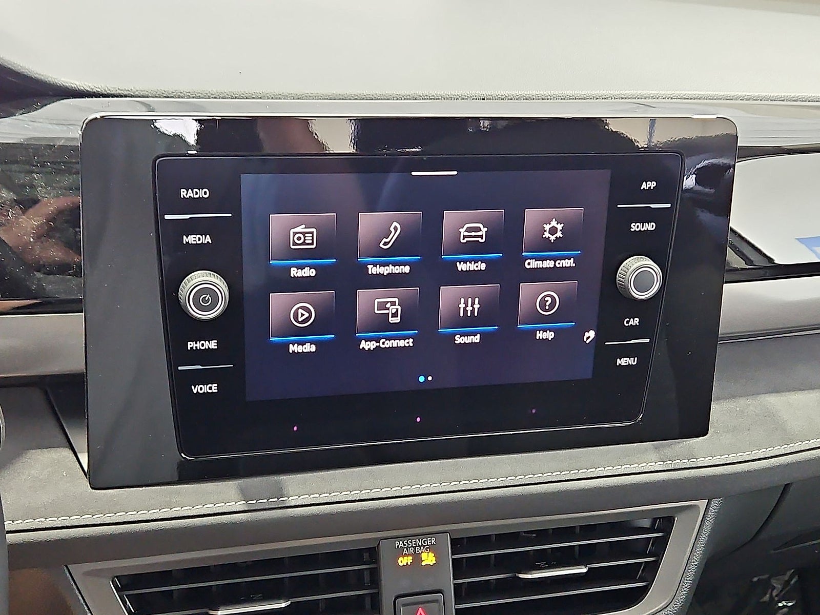 2026 Volkswagen Taos SE Black