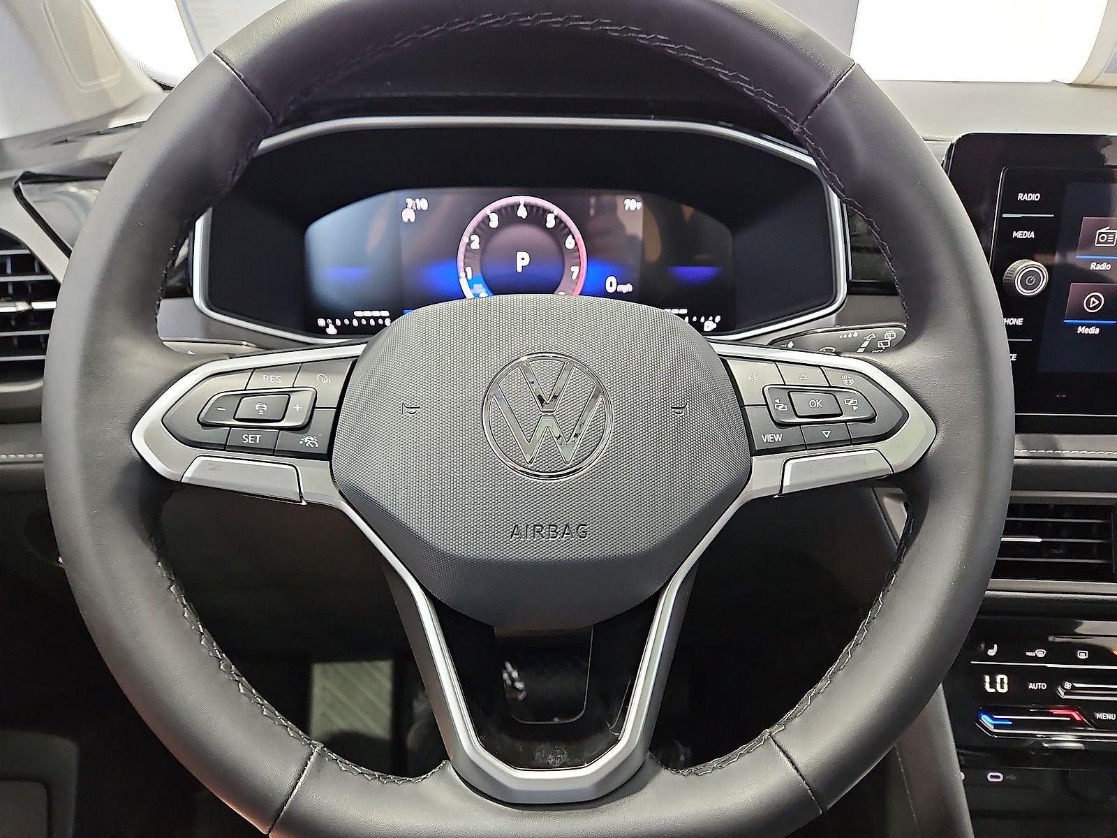 2026 Volkswagen Taos SE Black