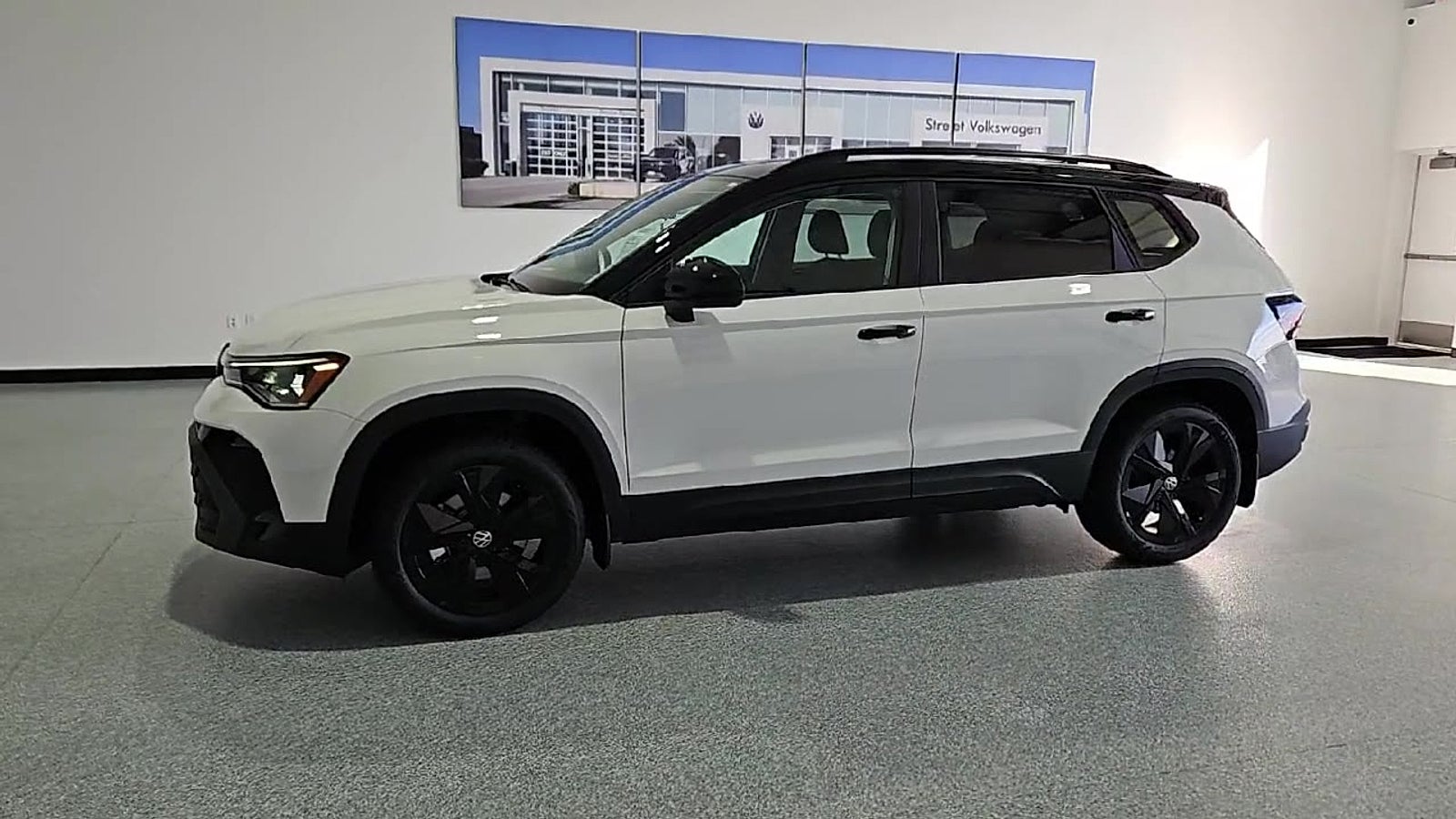 2026 Volkswagen Taos SE Black