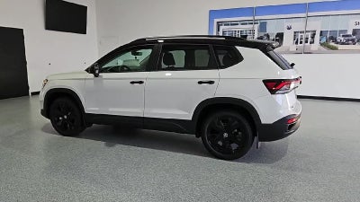 2026 Volkswagen Taos SE Black