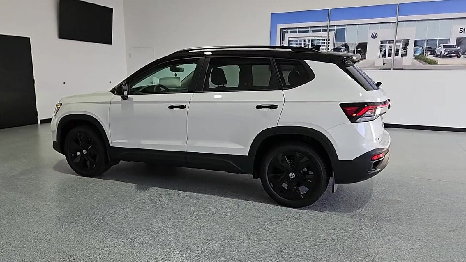 2026 Volkswagen Taos SE Black