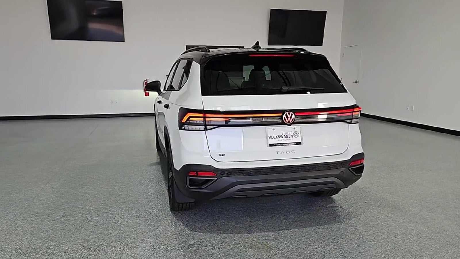 2026 Volkswagen Taos SE Black