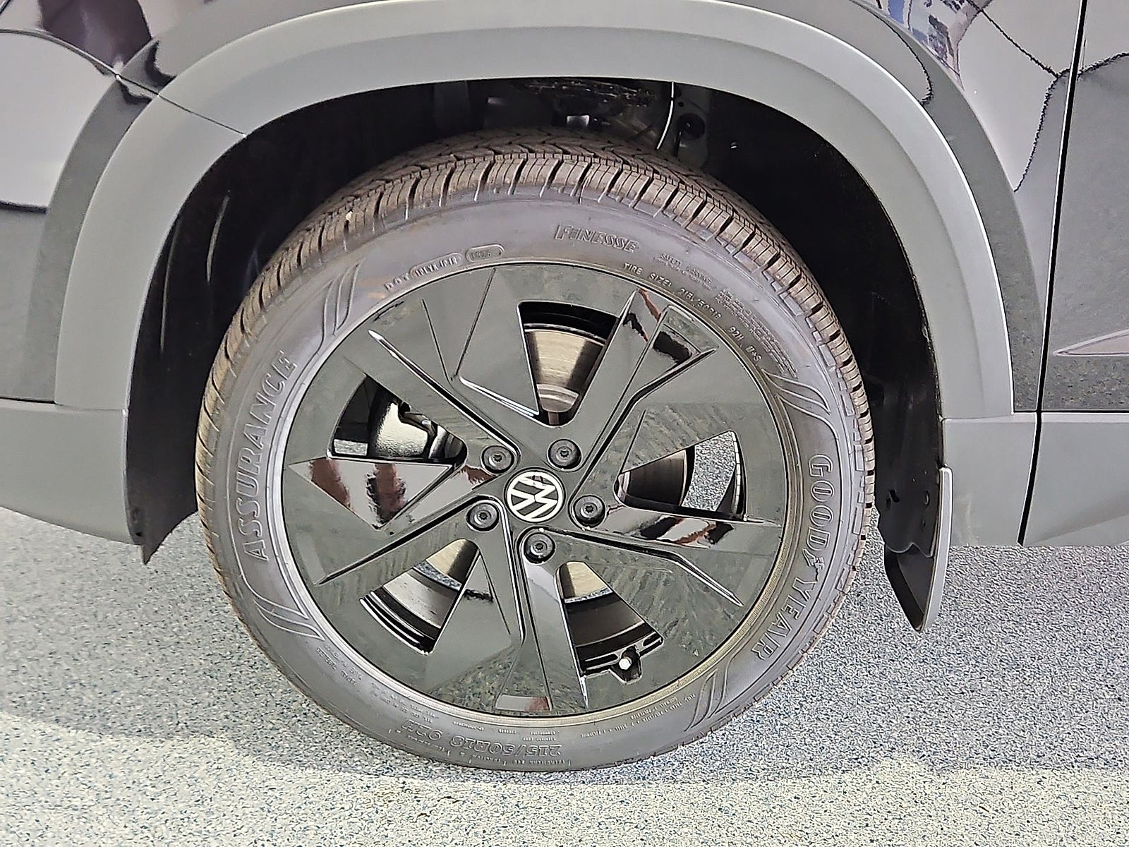 2026 Volkswagen Taos SE Black