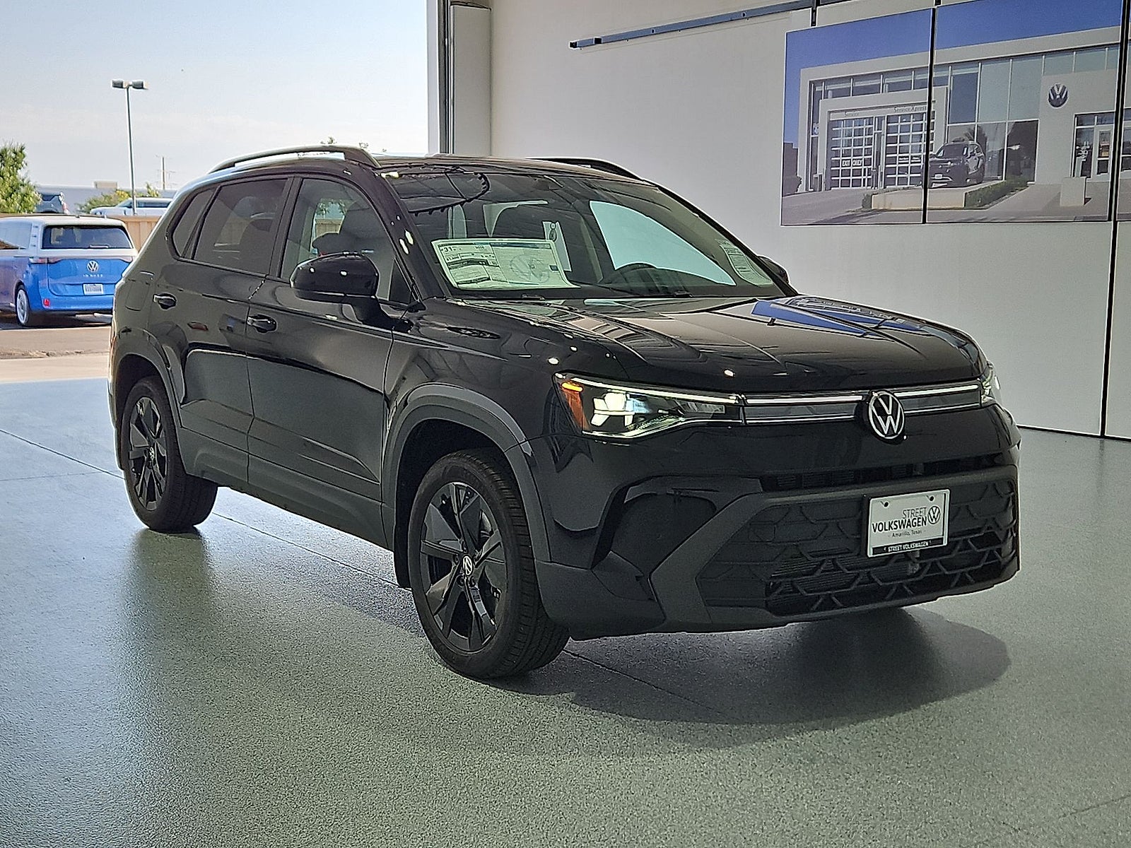 2026 Volkswagen Taos SE Black
