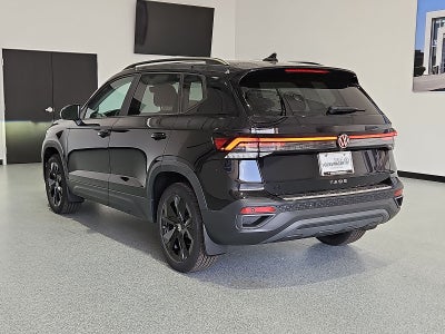 2026 Volkswagen Taos SE Black