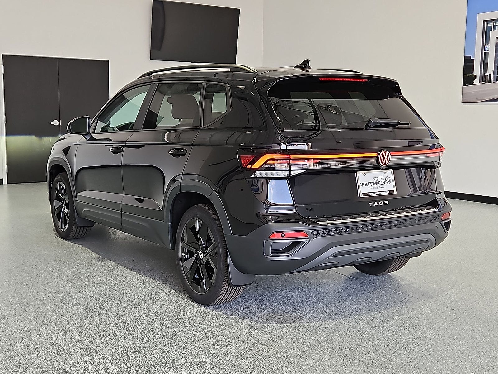 2026 Volkswagen Taos SE Black