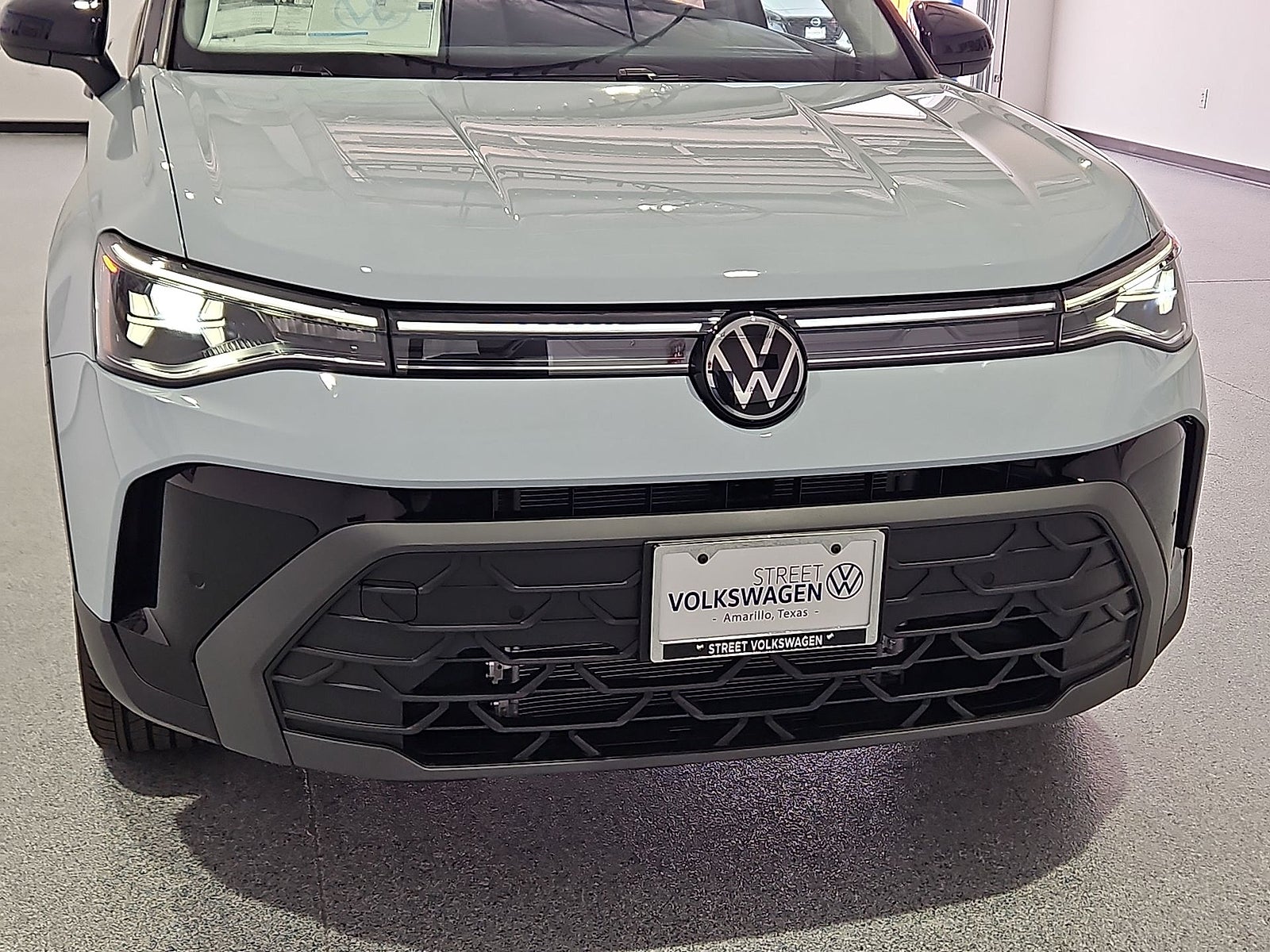 2027 Volkswagen Taos SE Black