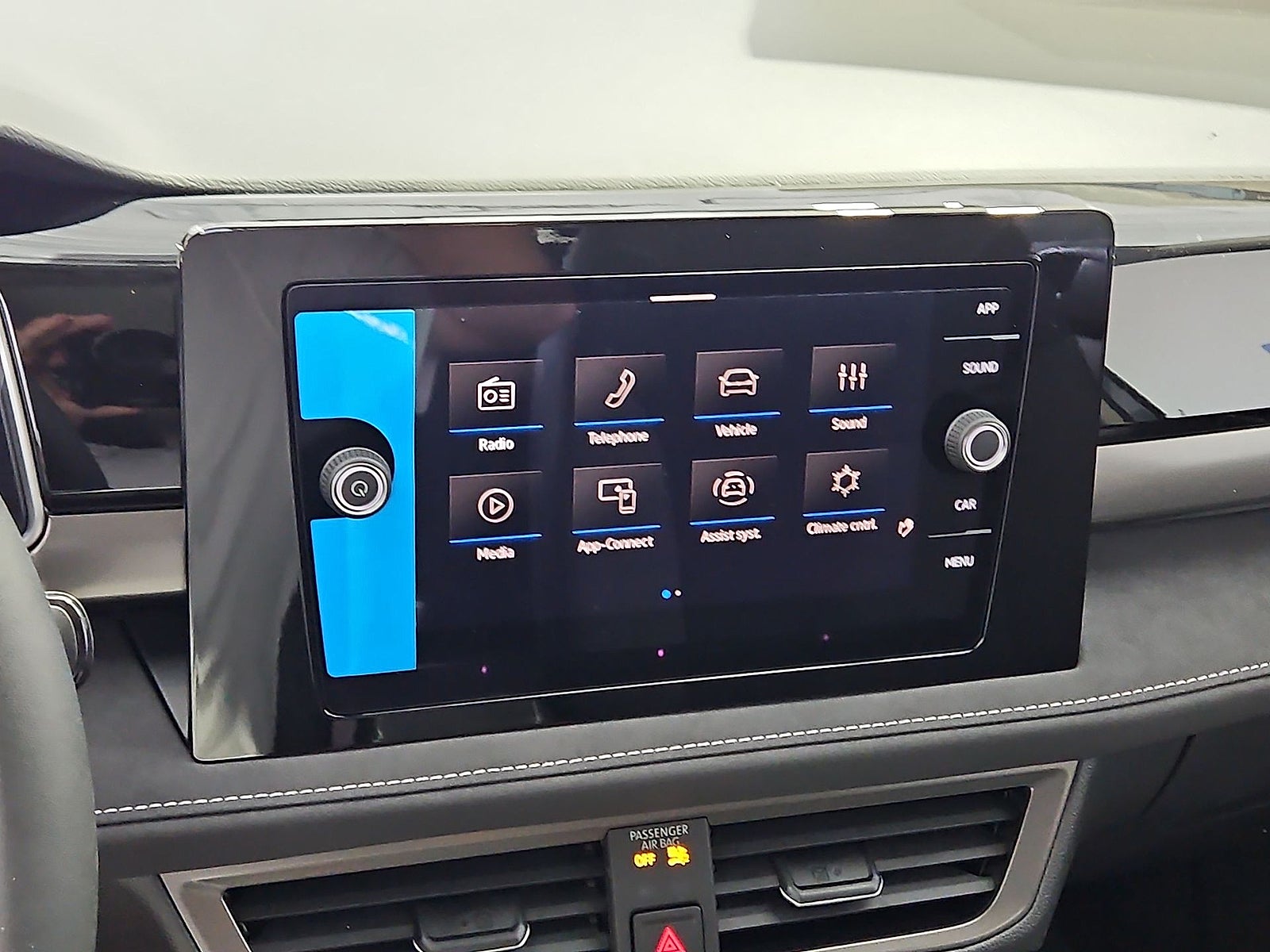 2027 Volkswagen Taos SE Black