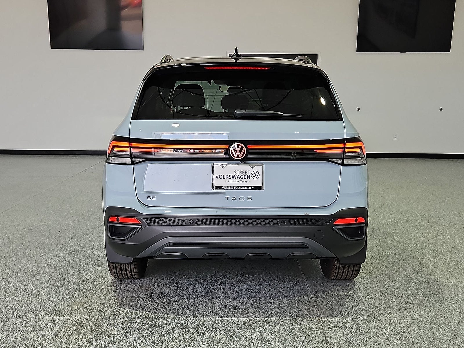 2027 Volkswagen Taos SE Black