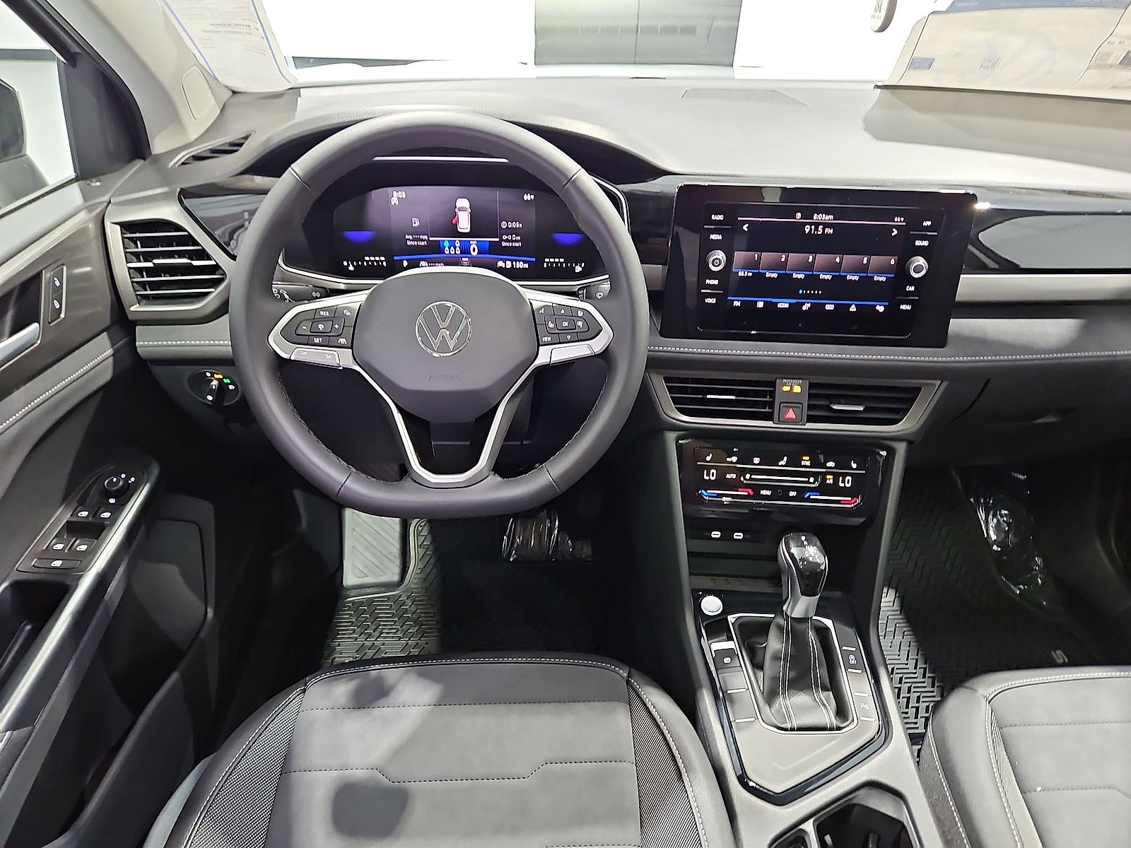 2027 Volkswagen Taos SE Black