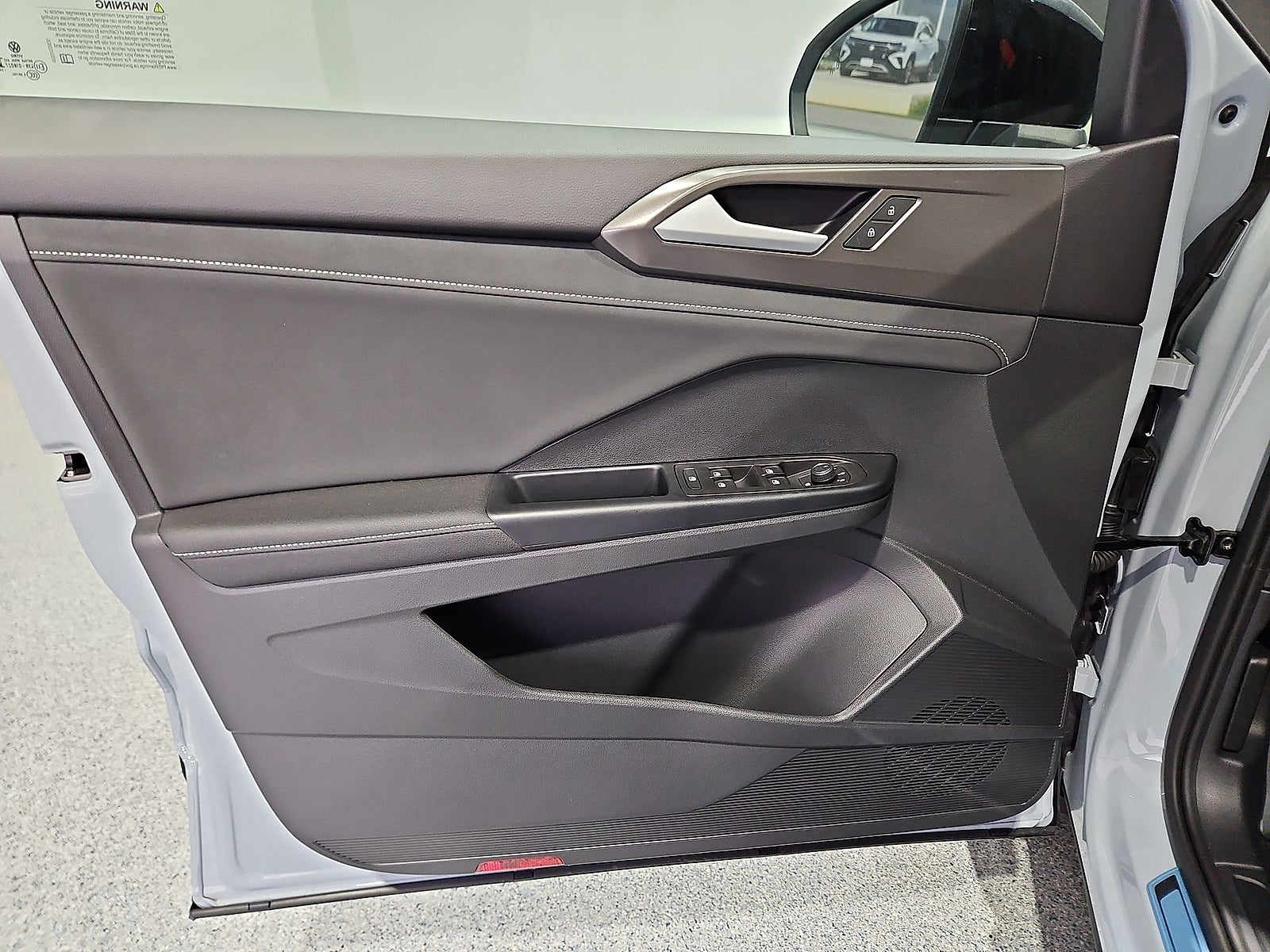 2027 Volkswagen Taos SE Black