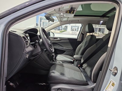 2027 Volkswagen Taos SE Black