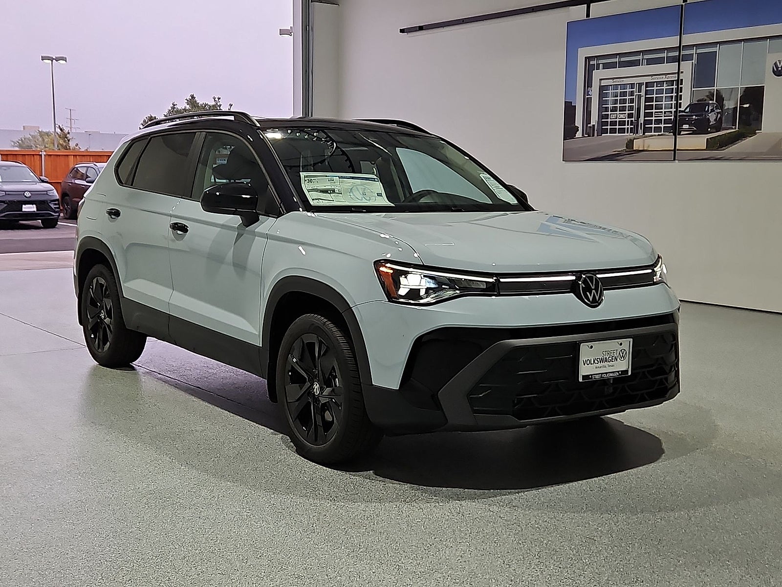2027 Volkswagen Taos SE Black