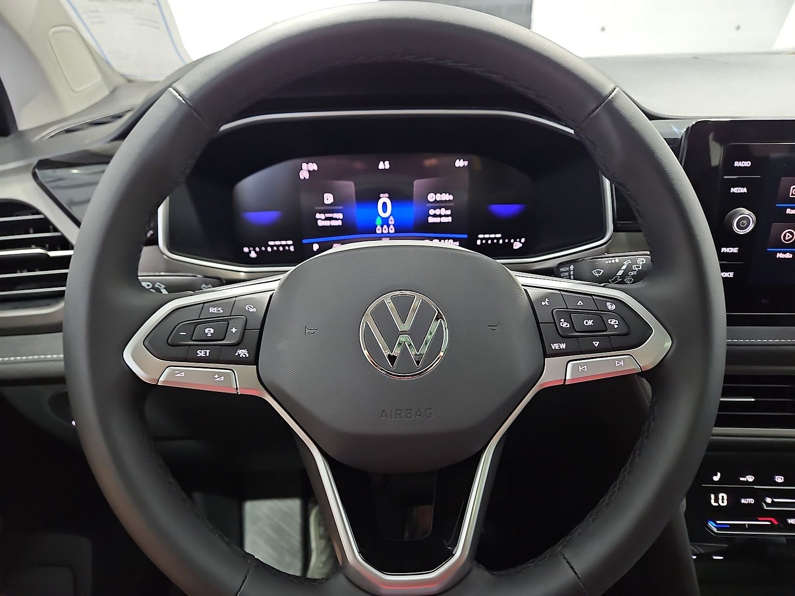 2027 Volkswagen Taos SE Black