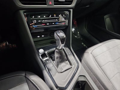2027 Volkswagen Taos SE Black
