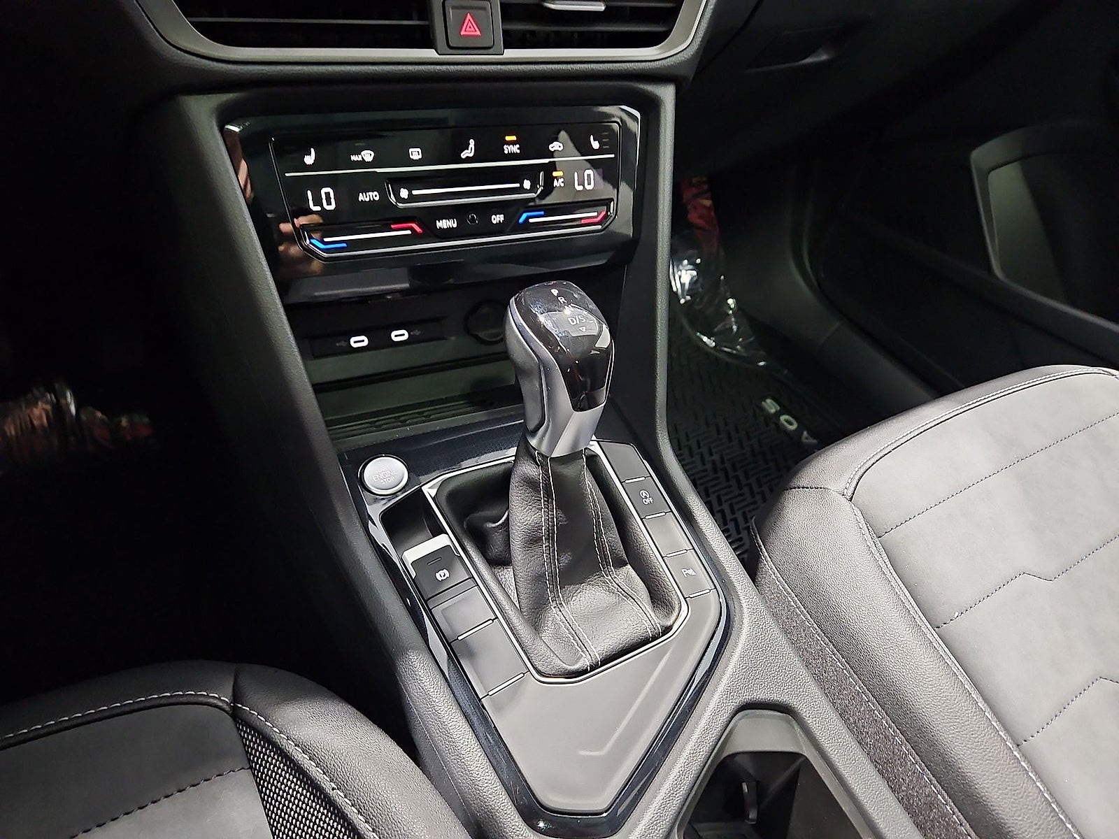 2027 Volkswagen Taos SE Black