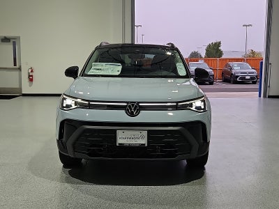 2027 Volkswagen Taos SE Black