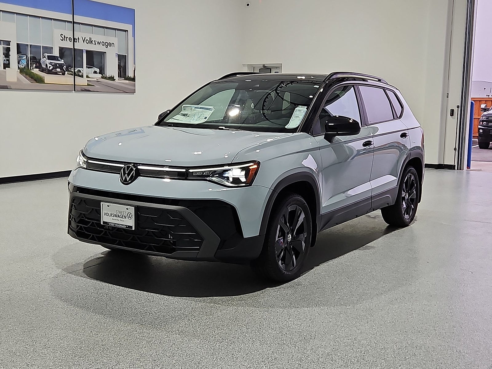 2027 Volkswagen Taos SE Black