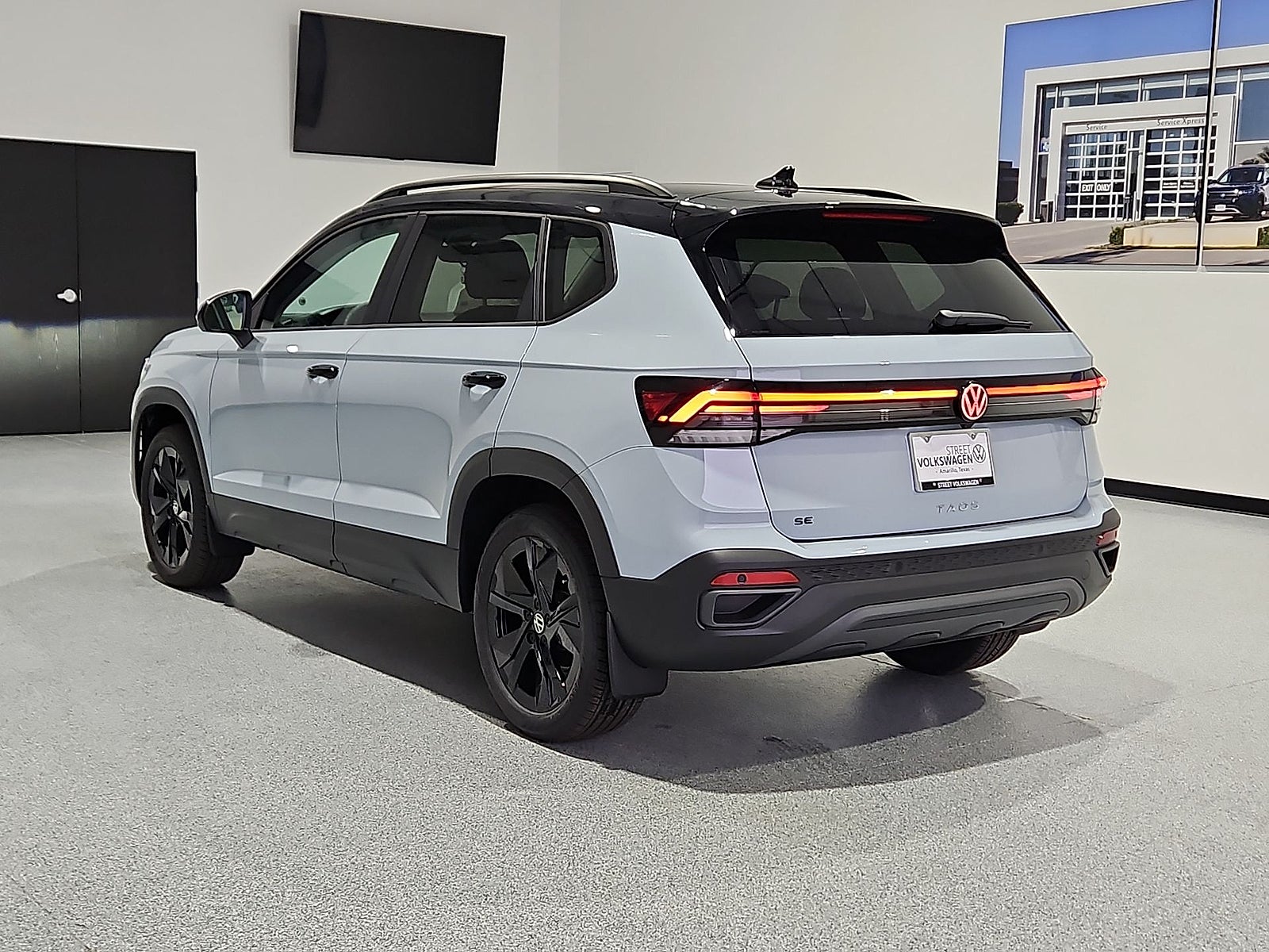 2027 Volkswagen Taos SE Black