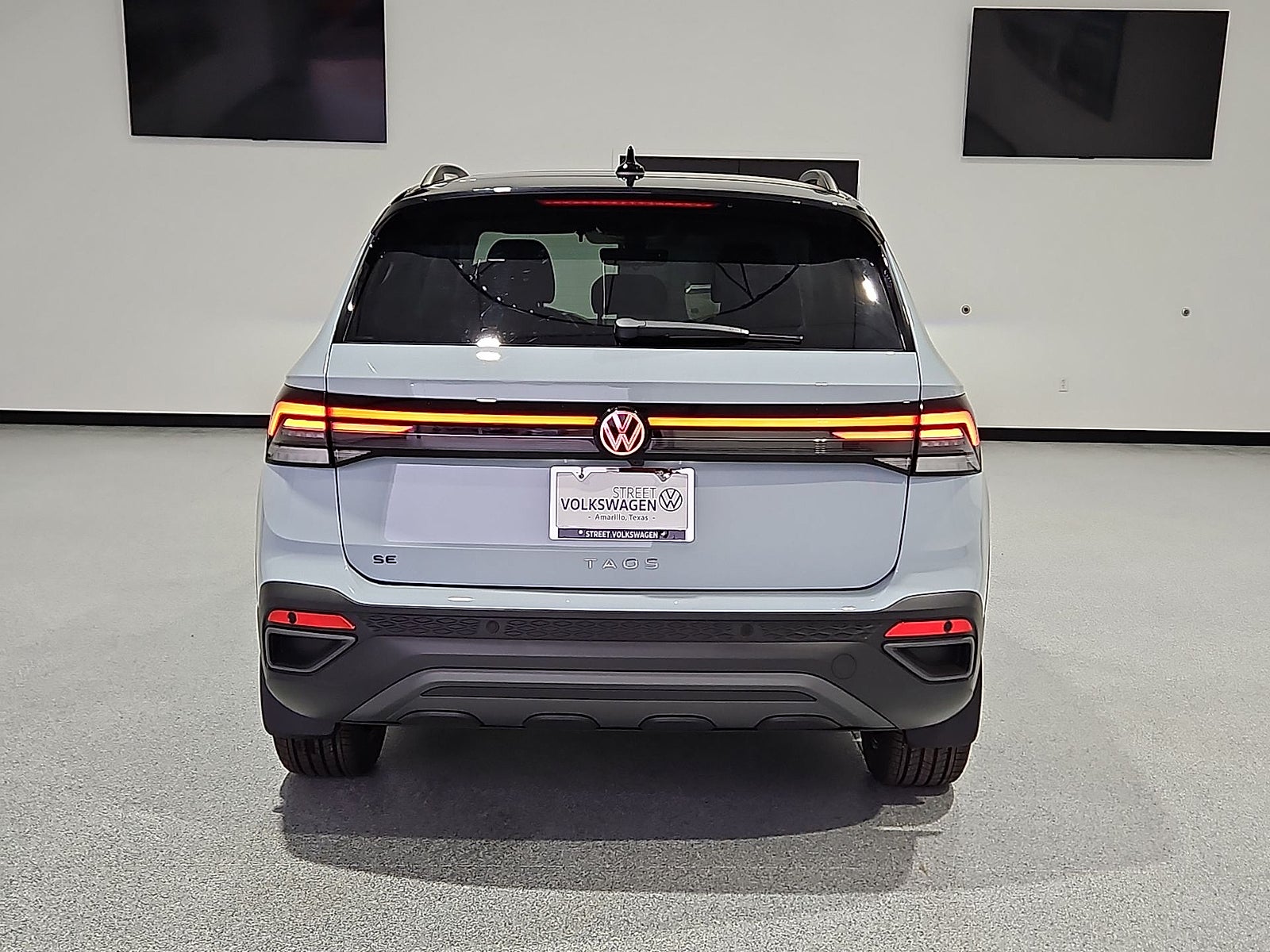 2027 Volkswagen Taos SE Black