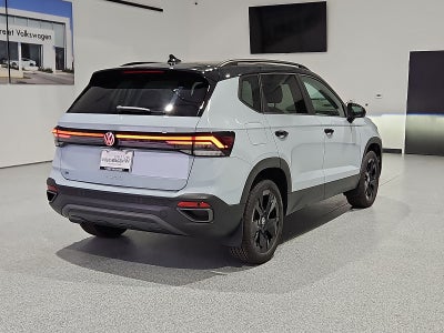2027 Volkswagen Taos SE Black